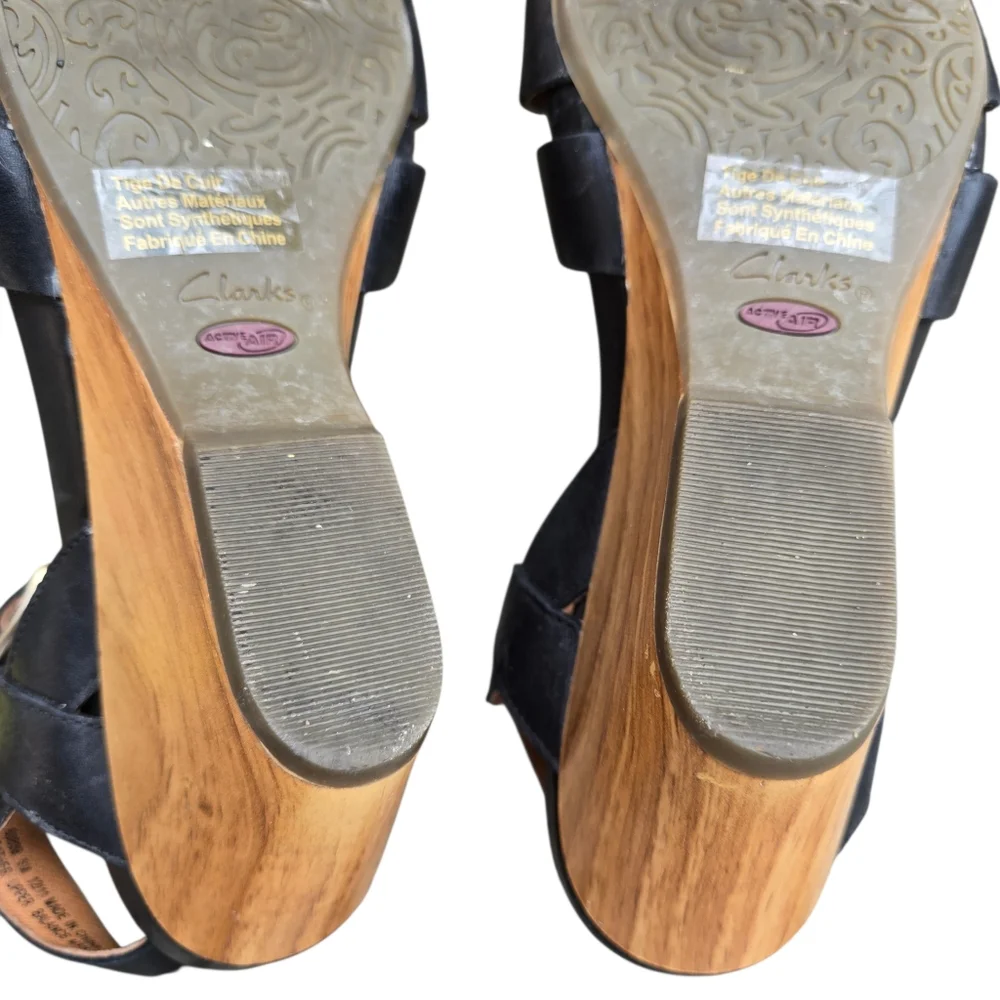 Clarks Artisan Leather Sandals Buckle Accents Ladies 9